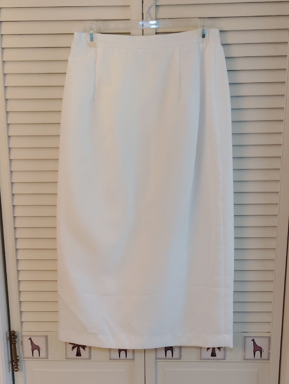 Lily Lee Elegant White Women's Skirt Suit Set - Picture 6 of 9